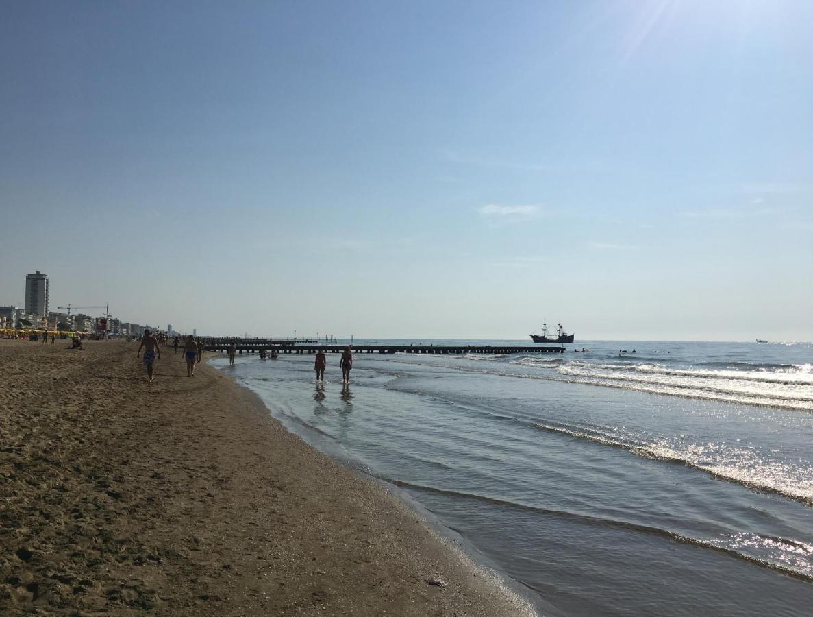Zzznon Attivo Ex Dl5 E Dl6 Lejlighed Lido di Jesolo Eksteriør billede